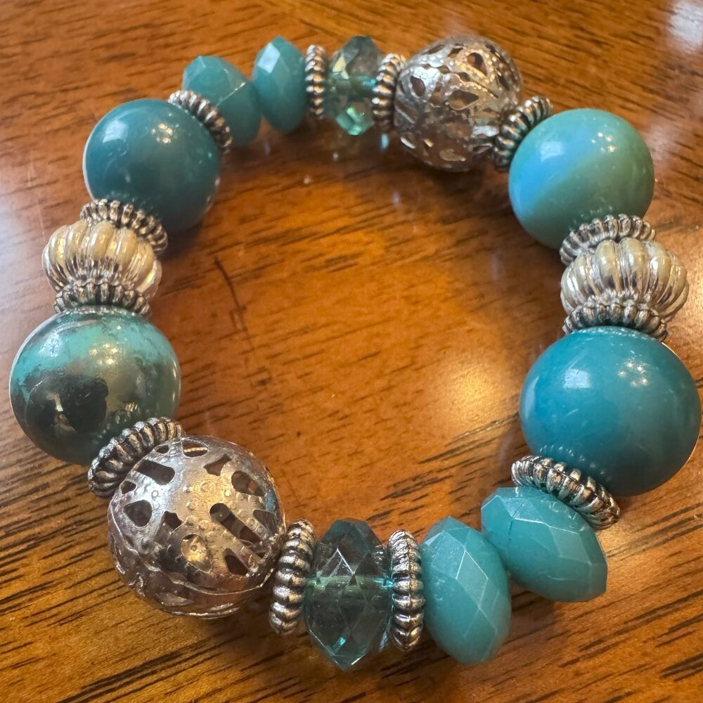 Stretchable Turquoise Beads and Crystals Bracelet